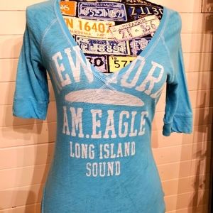 Womens American Eagle quarter length shirt